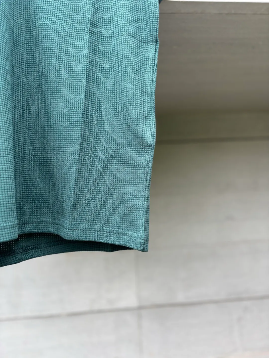 Chip version 𝟬𝟱𝟰𝟰𝟳# Exclusive real shot/difference between various stolen pictures and online picture versions on the market [𝗔𝗱𝗶𝗱𝗮𝘀Adidas clover chest embroidery for men and women Same Style𝗩 collar short sleeves] ✅Full set of 1:1 customized accessories ➕Customized three-label ➕𝗬𝘂𝗮𝗻 version hang tag ➕𝗹𝗼𝗴𝗼 packaging bag🔥 ➕Scan the tag to enter the official website. ✅Top Original version, ins Xiaohongshu Dewu Kuaishou and many bloggers wear it. ✅Adidas is a rare V-neck with no buttons, personalized setting and generous temperament, showing the elegance at a glance. ✅Three standards are customized with 270g waffle original Authentic custom-made imported fabrics for the watch, and the overall tailoring adopts three-dimensional structure tailoring! Ergonomically designed, more flexible when wearing! The cut is streamlined and streamlined, allowing you to move flexibly with your body! Integrates functionality, beauty and durability! Suitable for business, travel, leisure and many other occasions! ⭕The high version of the best products🐮is different from the junk products in the market🗯️The same picture but different prices means different versions. ❌Don’t be fooled by the same copywriters and pirated pictures from outside that mix and distribute high-luxury pictures at low prices. After comparing the quality, you will know where the gap is. Don’t lie. I don’t guarantee that my products are the cheapest, but I definitely guarantee that they are worth every penny of your hard-earned money! ‼ ️We don’t slash prices or lower prices, we supply products with care and only make high-end versions!!! Breasts Jimei must see the details of my home clearly, the pictures of my home are all real photos taken by the owner ❤️ Color: Green Size S-XXL